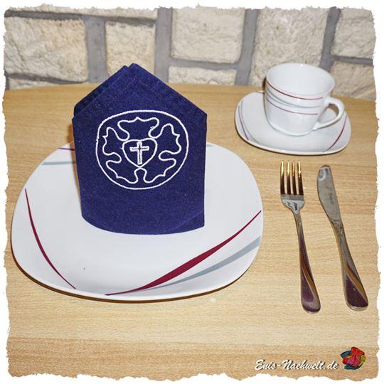 Bestickte Servietten zur Konfirmation